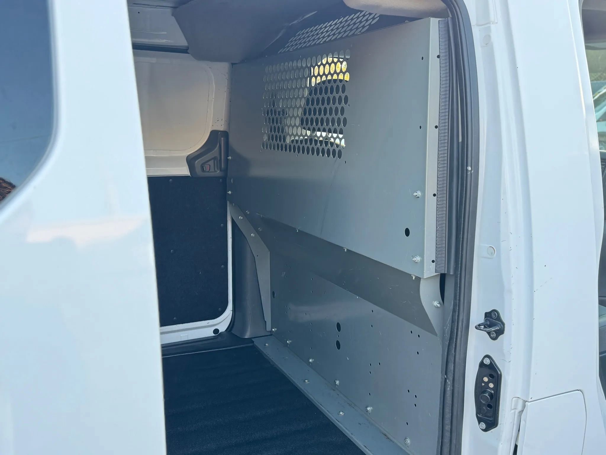 Used 2018 Nissan NV200 SV image 28