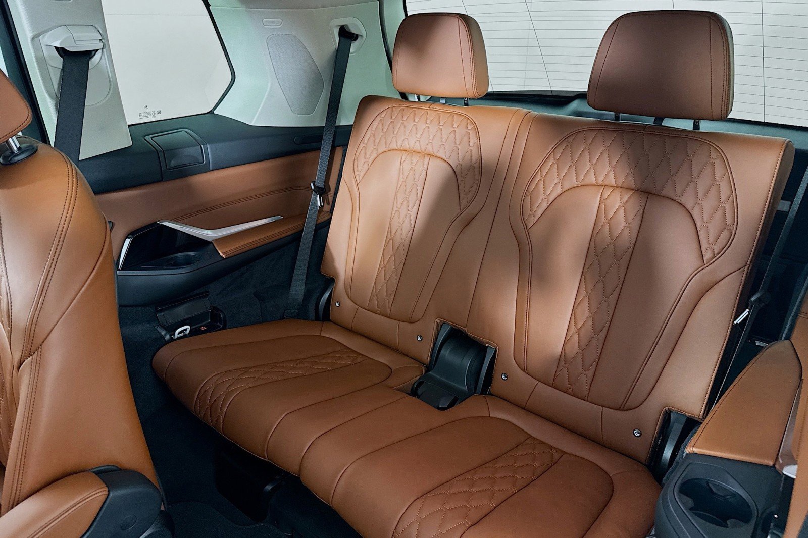 Used 2024 BMW X7 xDrive40i w/ Executive Package image 9