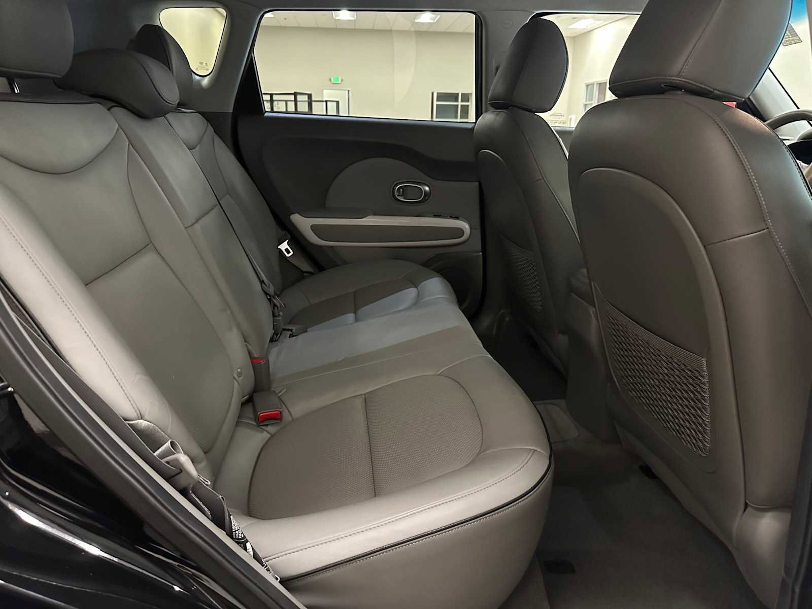 Used 2016 Kia Soul EV + image 25