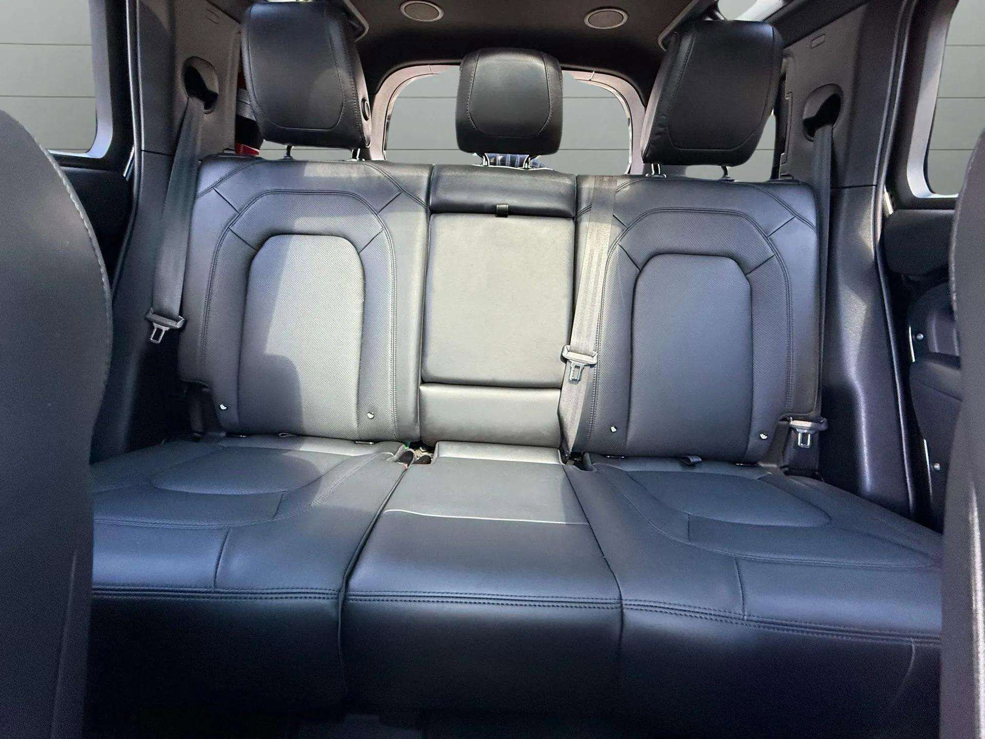 Used 2023 Land Rover Defender 110 Carpathian Edition image 18