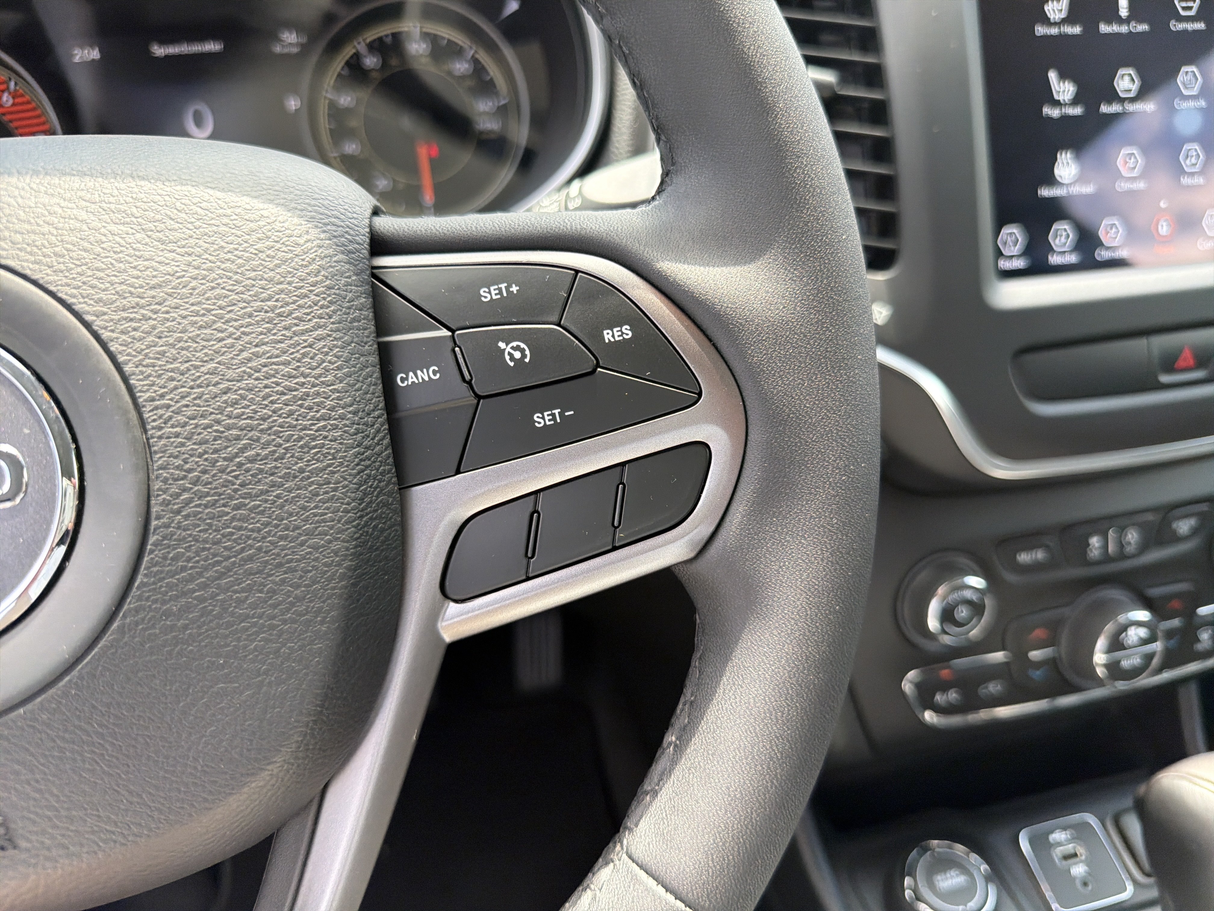 Certified 2022 Jeep Cherokee Latitude Lux AWD/4WD image 28