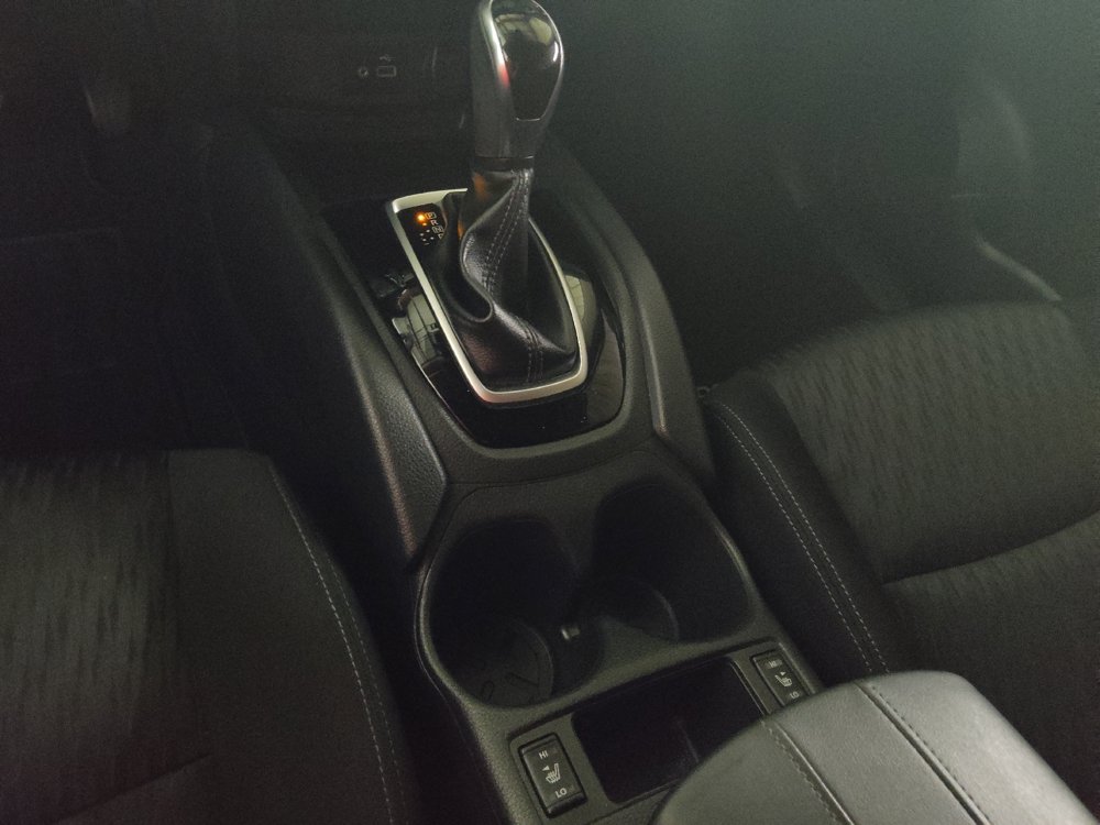Used 2020 Nissan Rogue SV FWD image 26