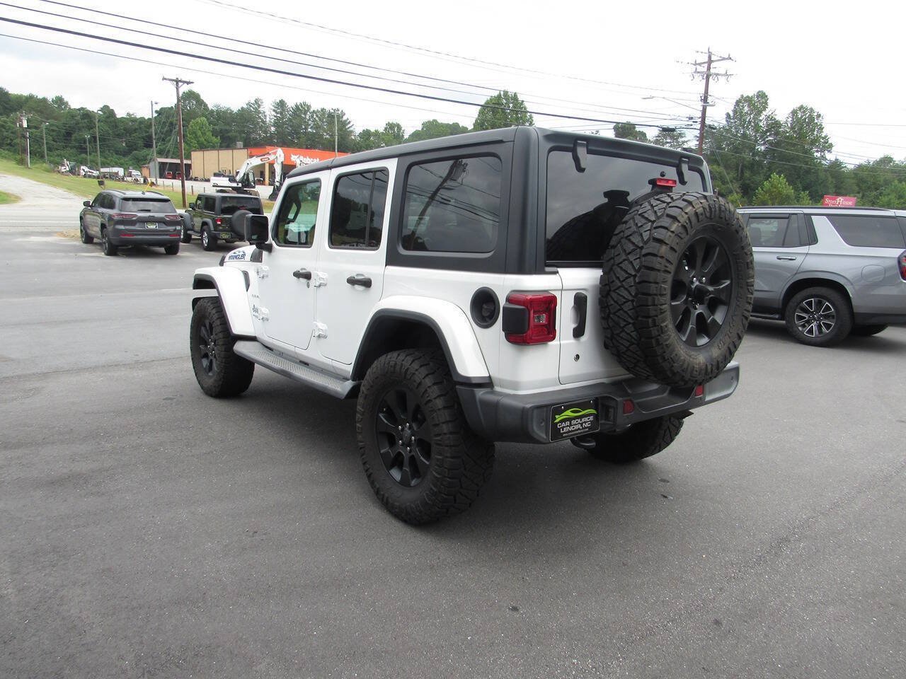 Used 2018 Jeep Wrangler Unlimited Sahara AWD/4WD image 6