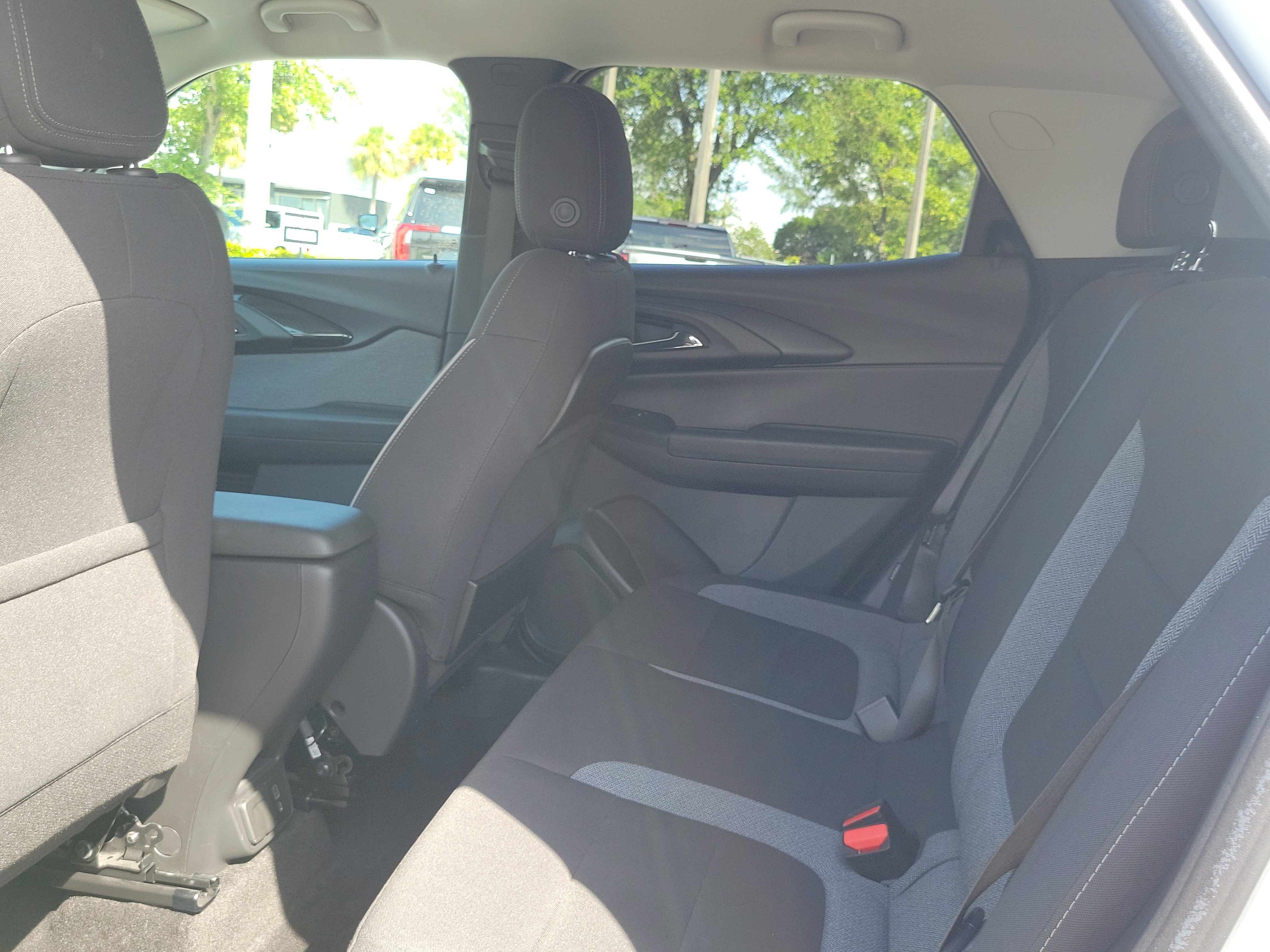 Used 2022 Chevrolet TrailBlazer LT w/ Convenience Package FWD image 13