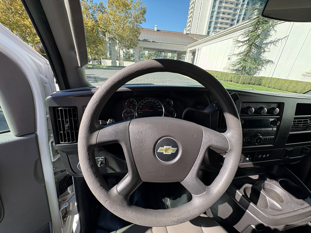 Used 2017 Chevrolet Express 2500 Extended image 18