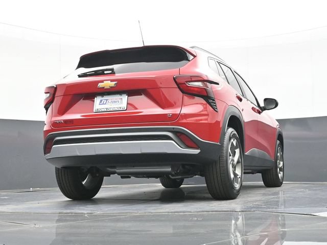 New 2026 Chevrolet Trax LT w/ Sunroof Package FWD image 40