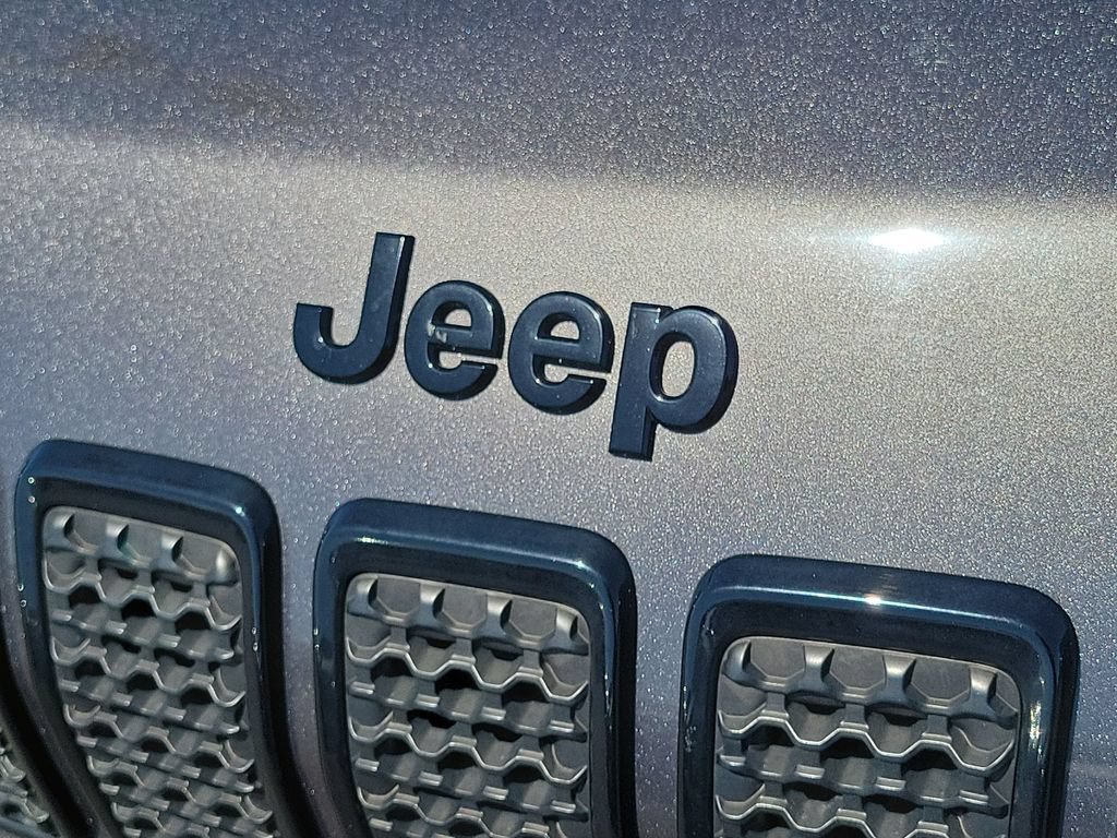 Used 2020 Jeep Cherokee Latitude Plus FWD image 29