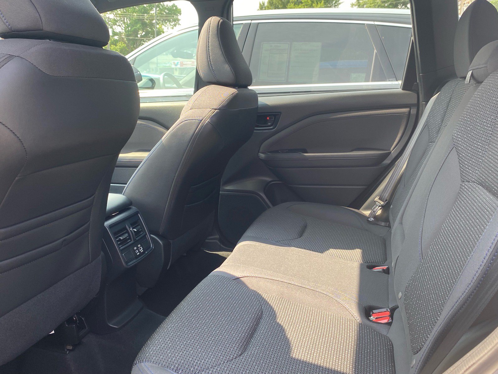 Used 2025 Subaru Forester Premium AWD/4WD image 17
