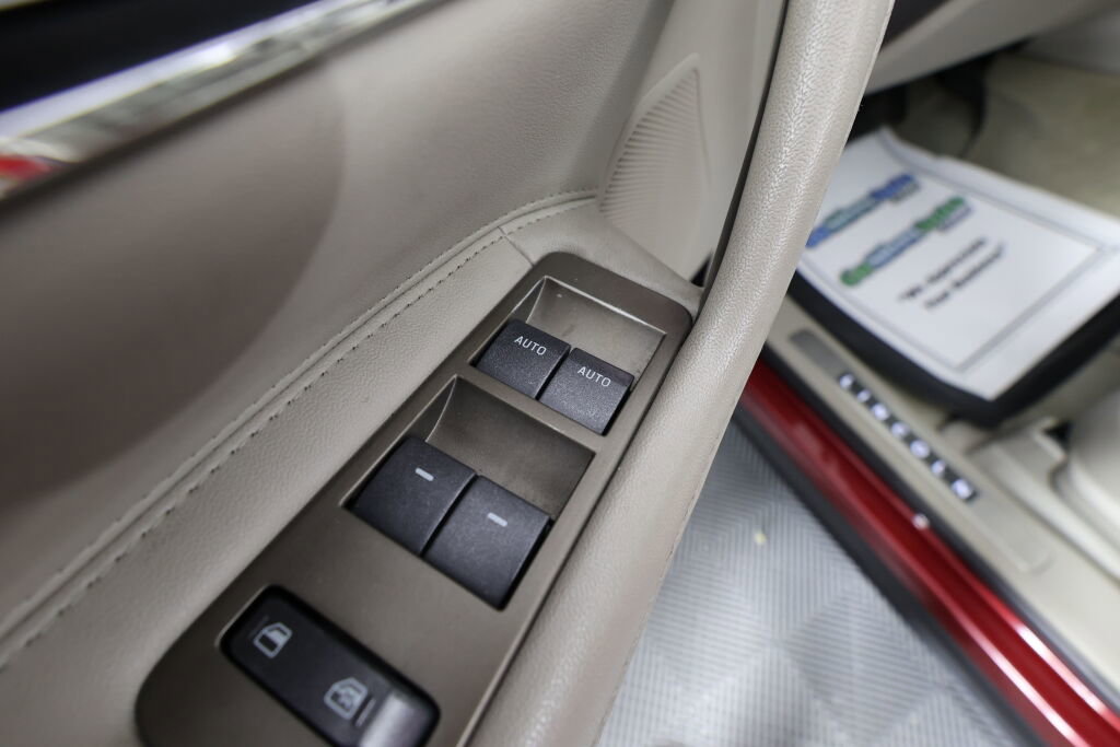 Used 2014 Lincoln MKX AWD w/ Equipment Group 102A image 32
