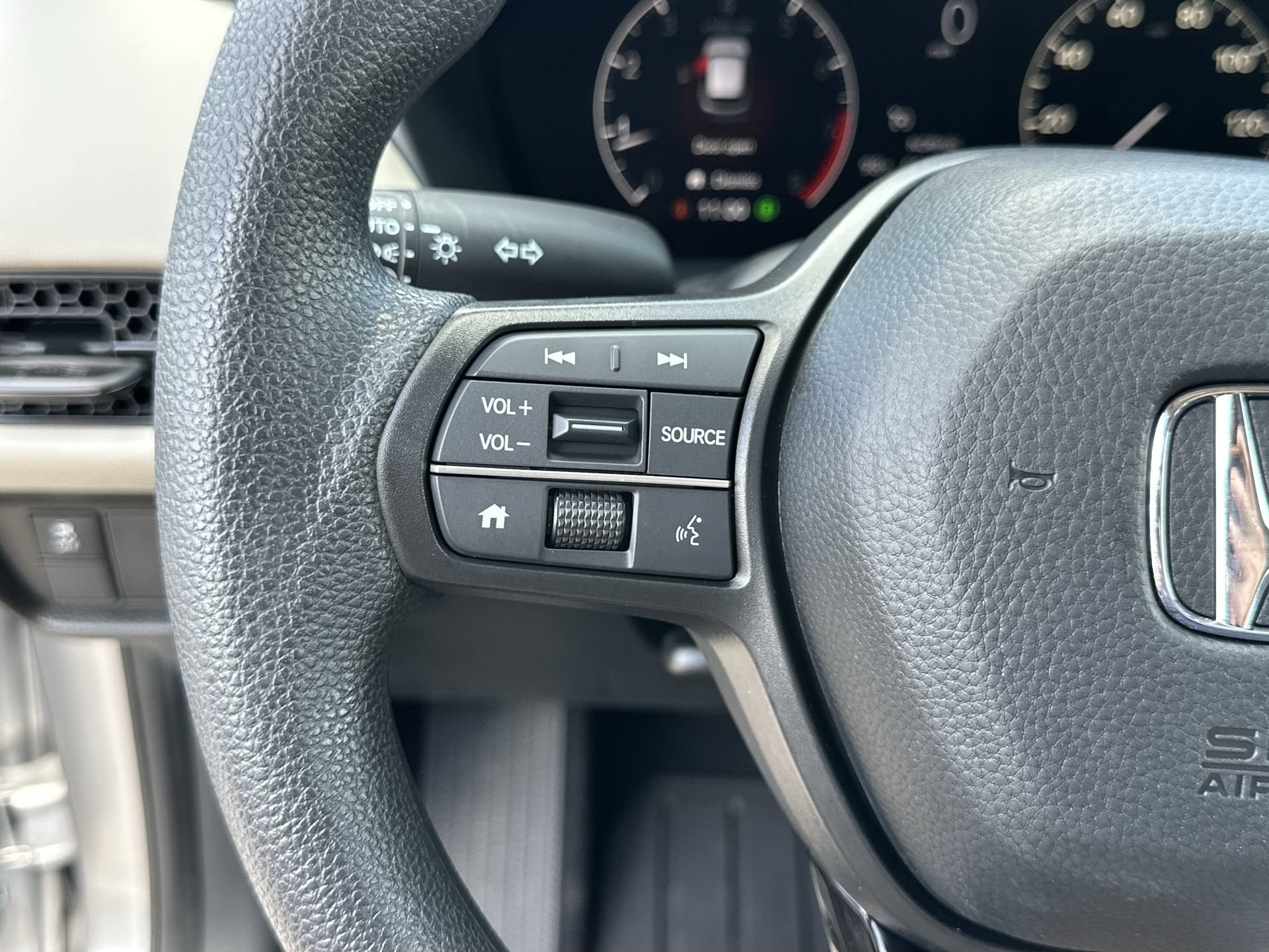 Used 2025 Honda HR-V LX image 25