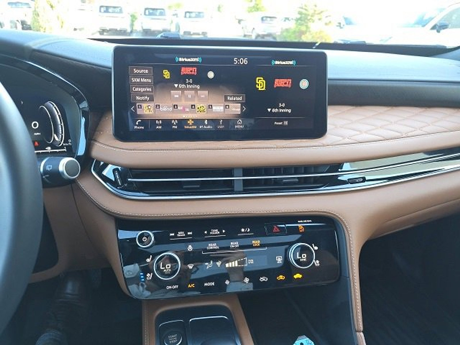 Certified 2025 INFINITI QX60 Autograph w/ Cargo Package image 13