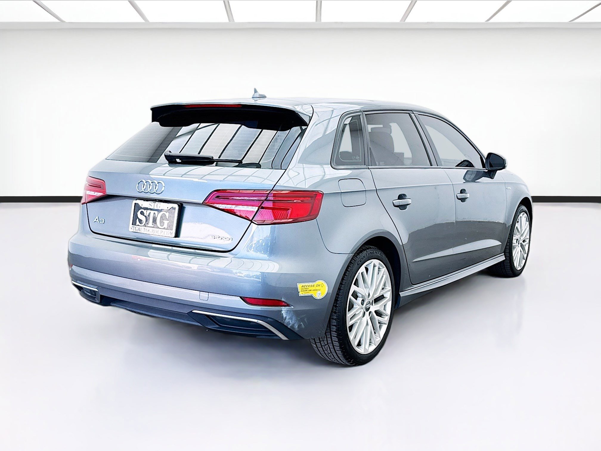 Used 2018 Audi A3 e-tron Premium image 4