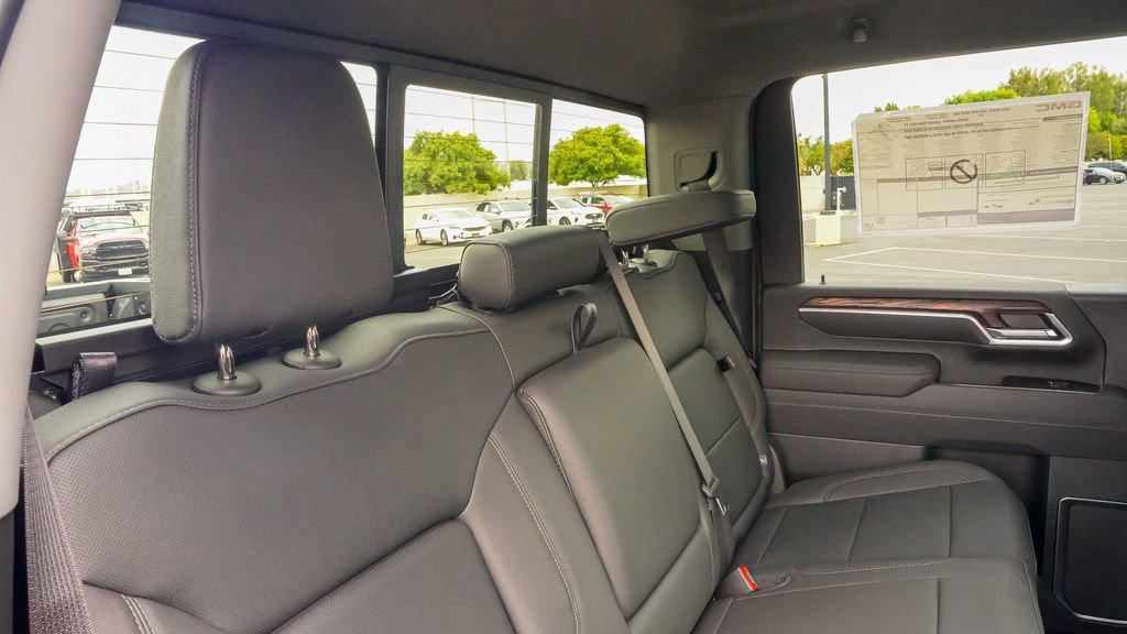 New 2026 GMC Sierra 3500 SLT w/ SLT Premium Package image 11