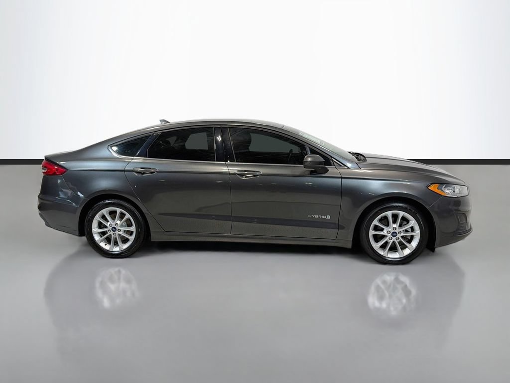 Used 2019 Ford Fusion SE FWD image 10