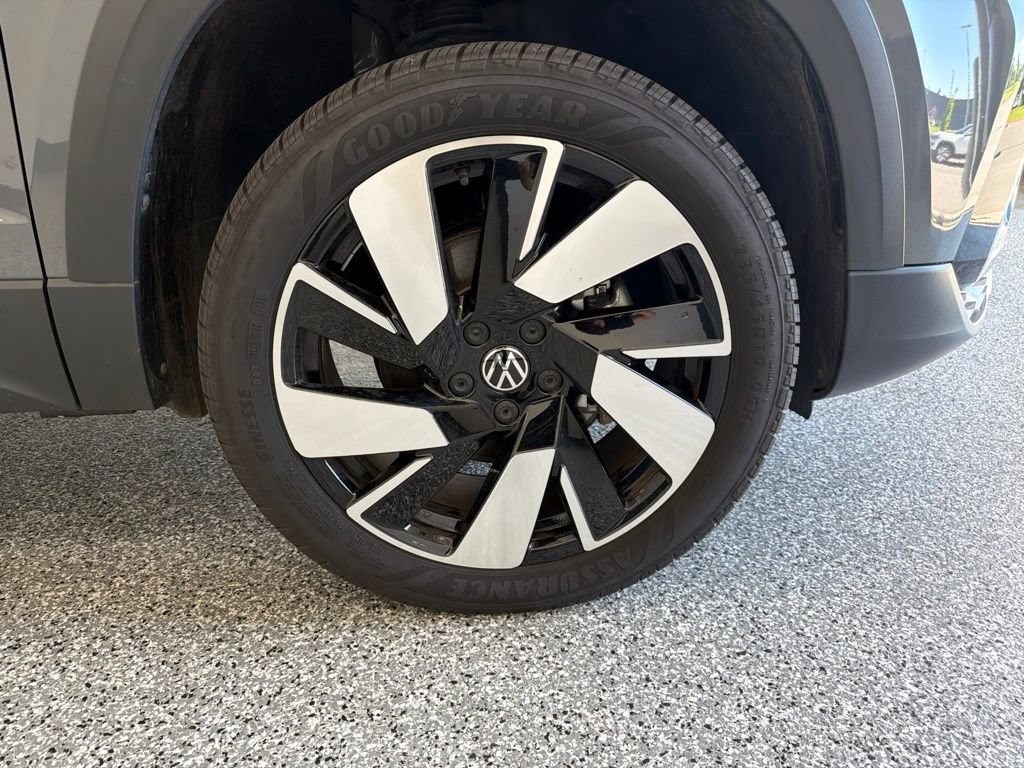 Certified 2024 Volkswagen Taos SEL AWD/4WD image 41
