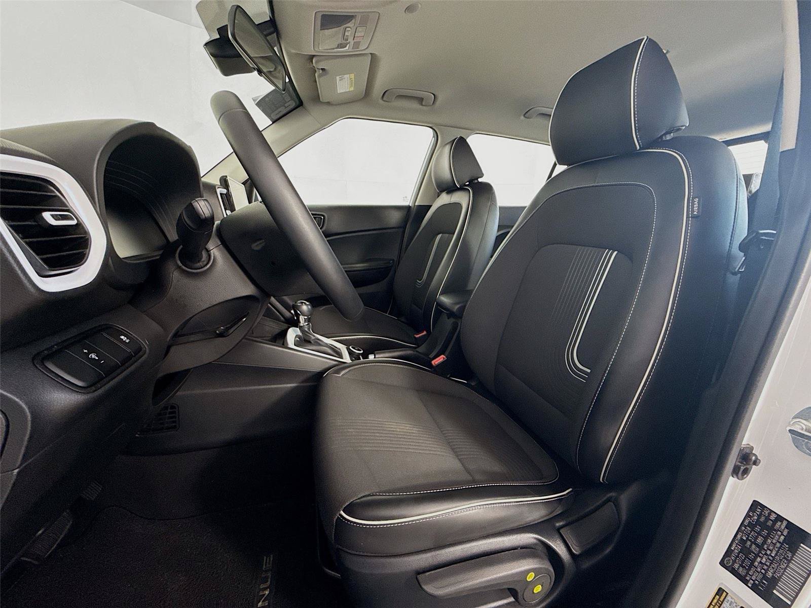 Used 2023 Hyundai Venue Limited w/ Cargo Package FWD image 22
