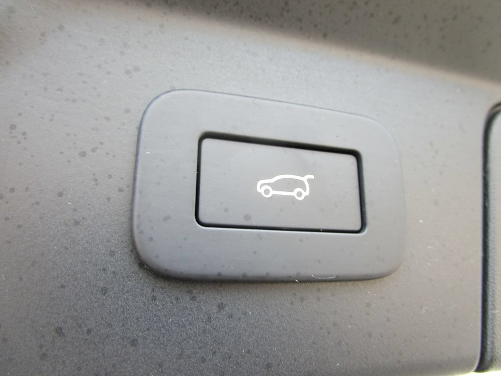 Used 2026 Land Rover Range Rover Velar Dynamic SE AWD/4WD image 14