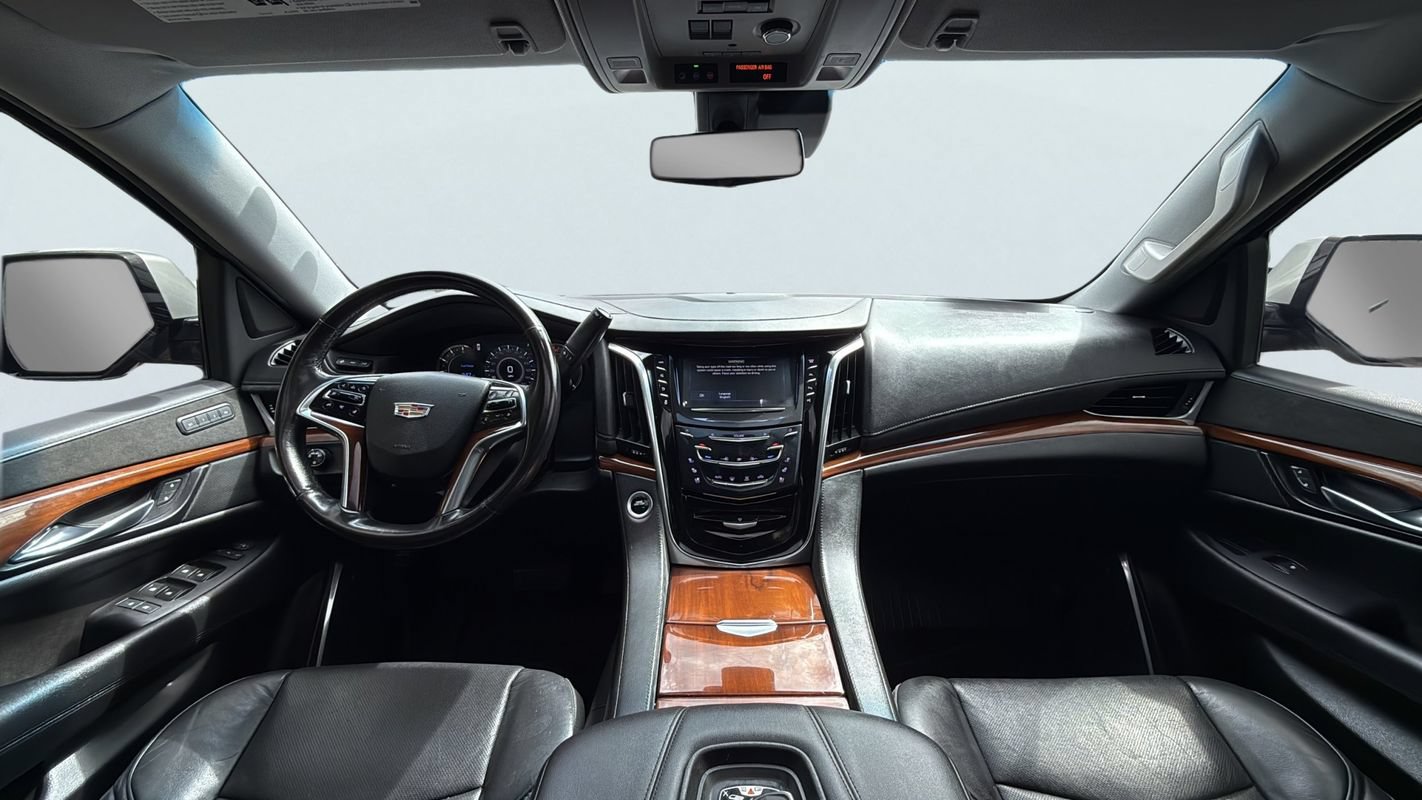 Used 2019 Cadillac Escalade Luxury AWD/4WD image 10