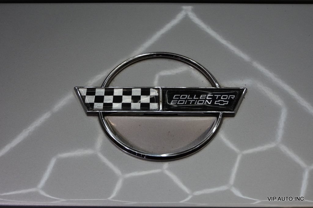 Used 1996 Chevrolet Corvette Convertible RWD image 11
