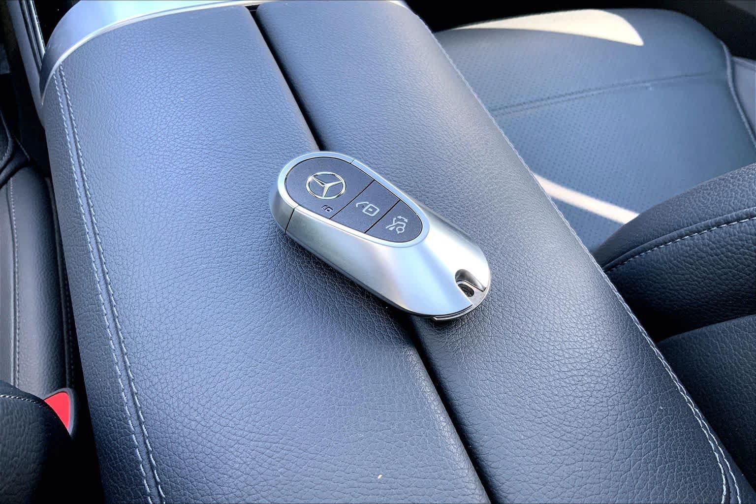 Used 2025 Mercedes-Benz GLC 300 4MATIC image 15