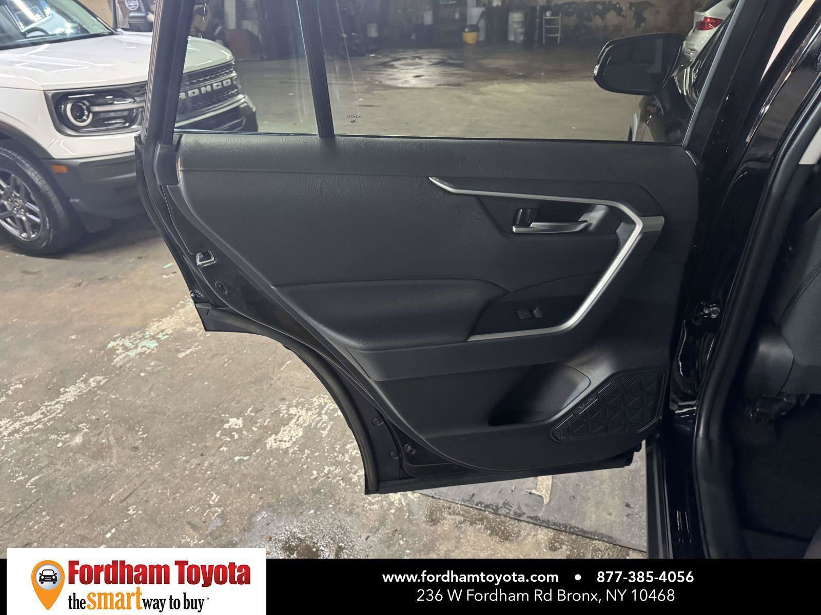 Used 2025 Toyota RAV4 XLE AWD/4WD image 11