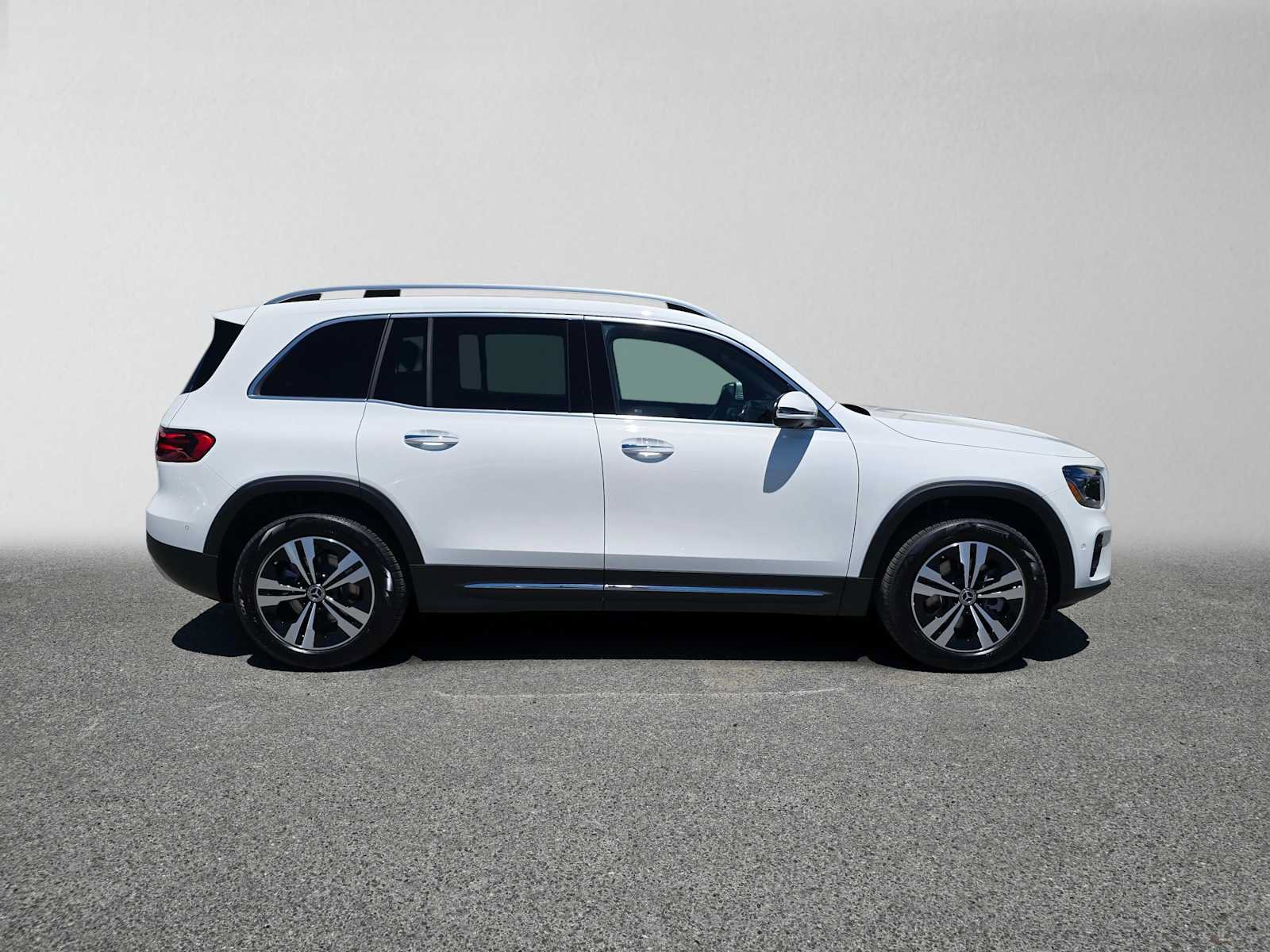 New 2026 Mercedes-Benz GLB 250 4MATIC image 2