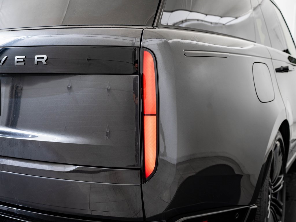 New 2025 Land Rover Range Rover SE image 17