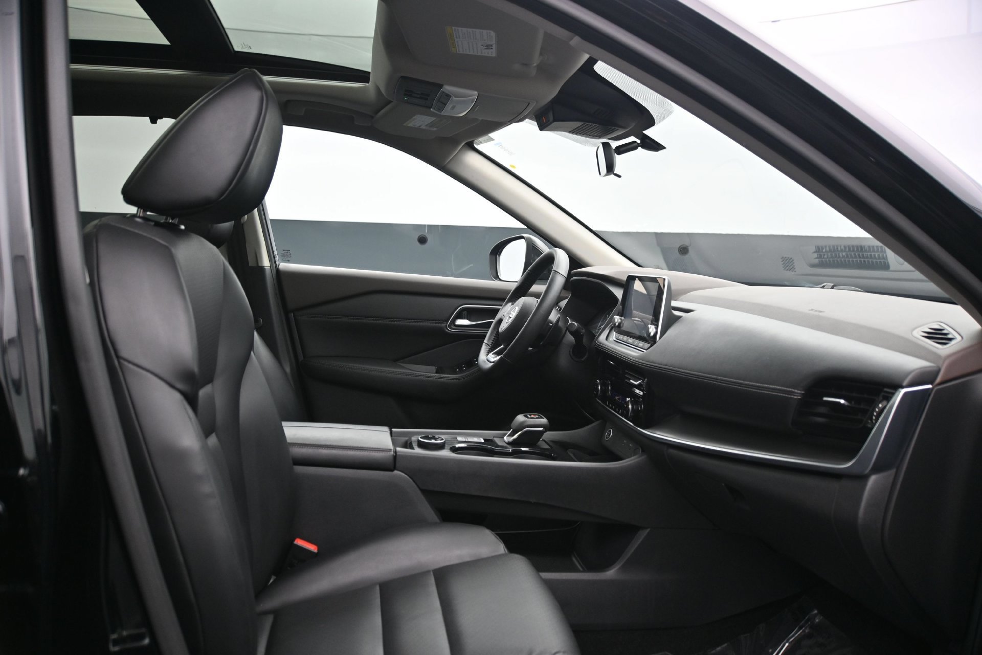 Used 2021 Nissan Rogue SV AWD/4WD image 13