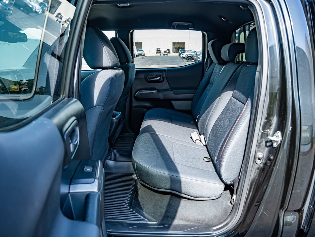 Used 2019 Toyota Tacoma TRD Off-Road AWD/4WD image 35
