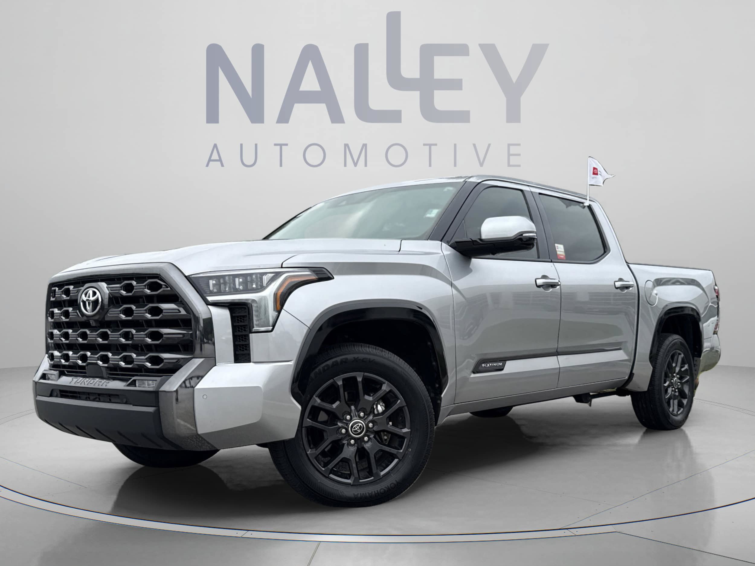 Used 2023 Toyota Tundra Platinum AWD/4WD image 1