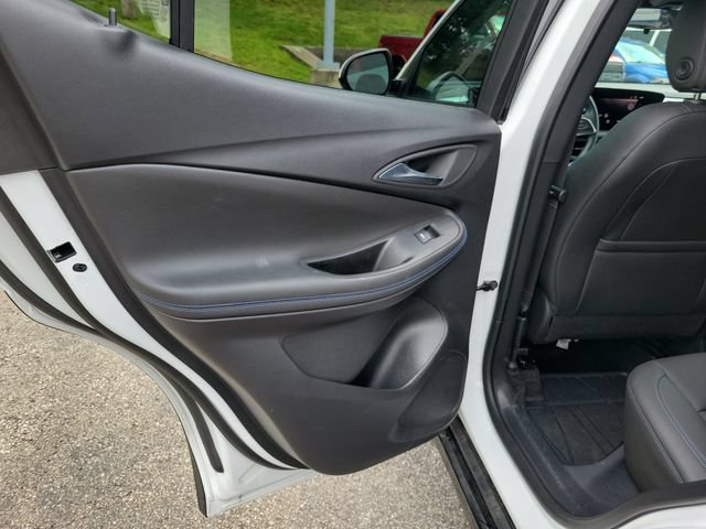 Used 2025 Buick Encore GX Sport Touring FWD image 11