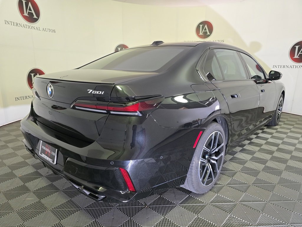 Used 2024 BMW 760i xDrive w/ Executive Package image 4