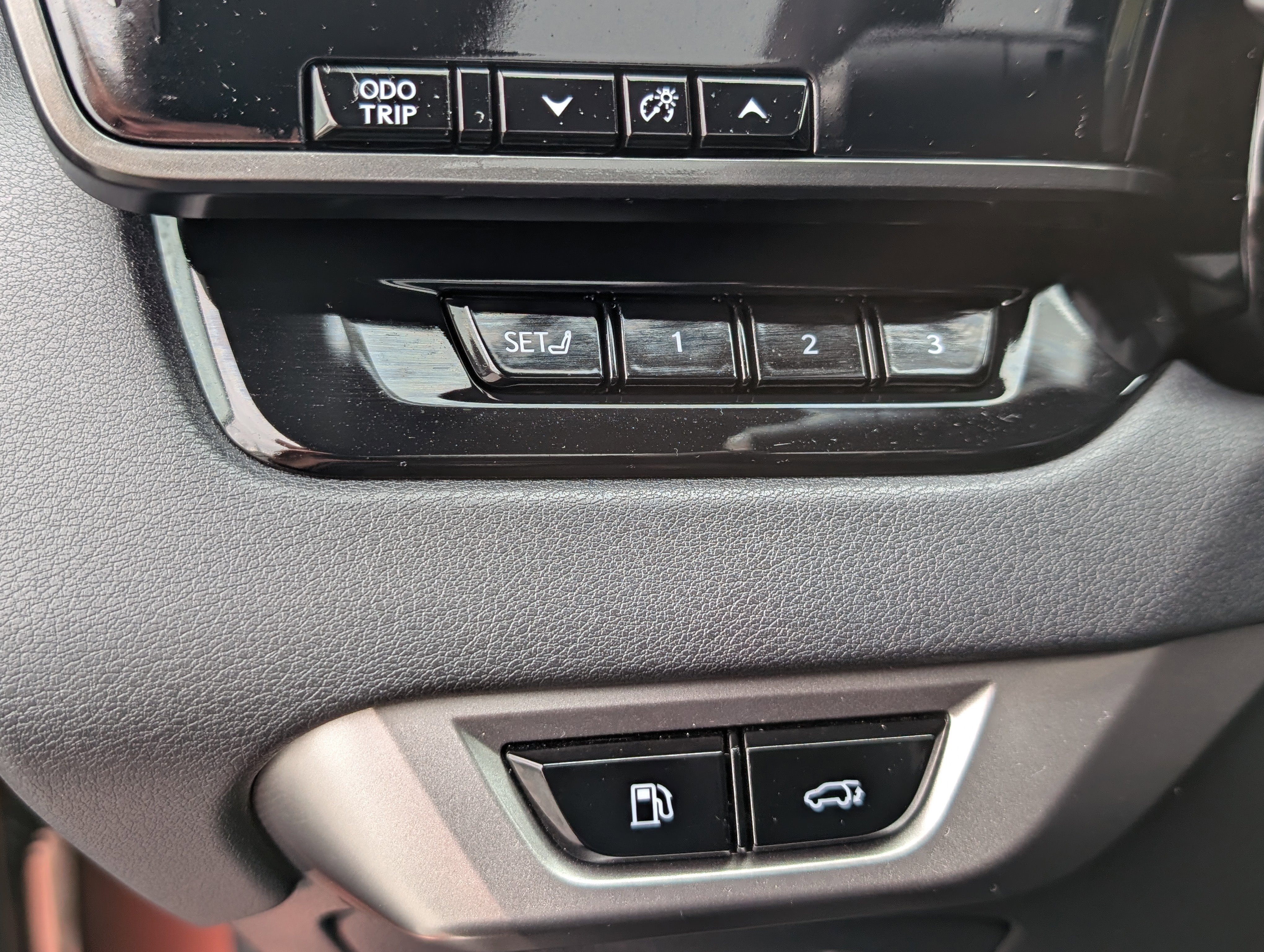 Certified 2025 Lexus RX 450h AWD w/ Convenience Package image 24