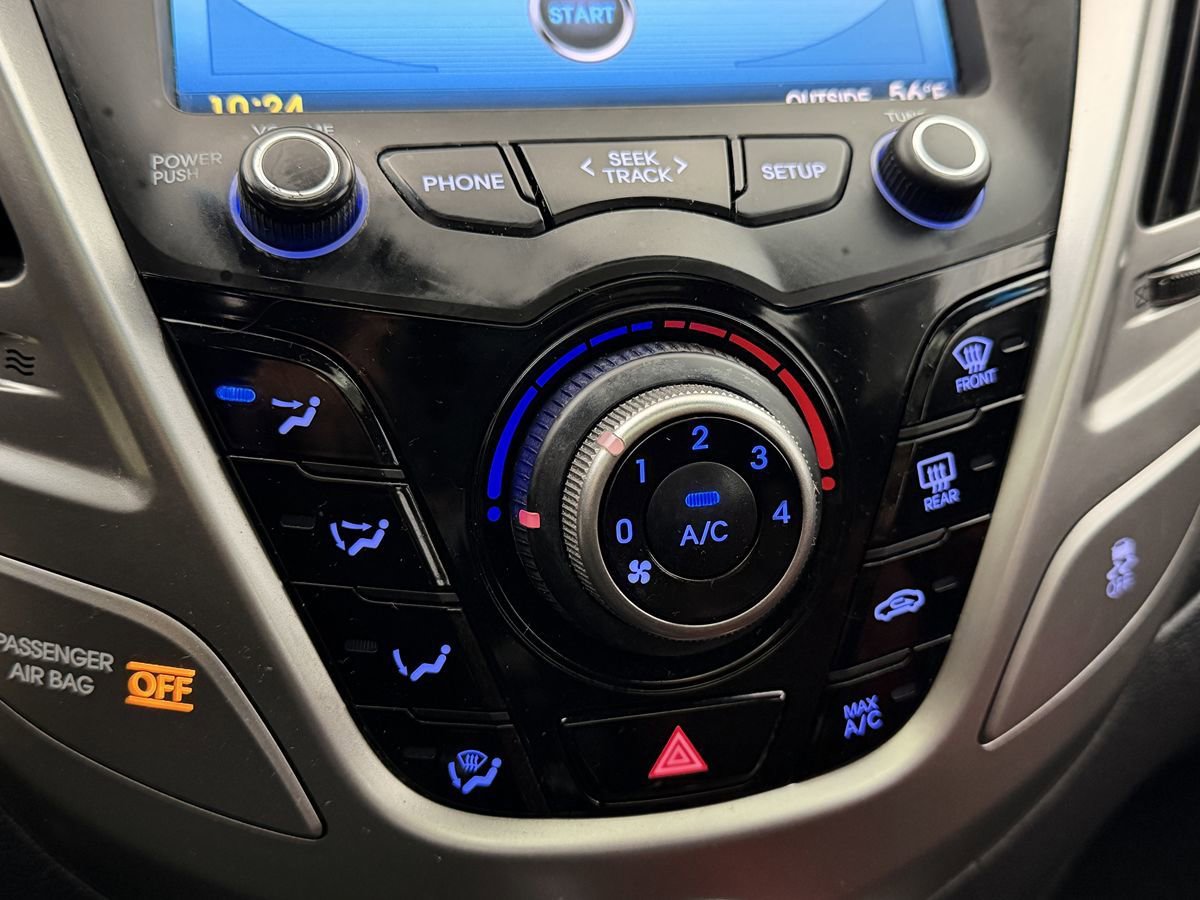Used 2014 Hyundai Veloster w/ Style Package 02 FWD image 16