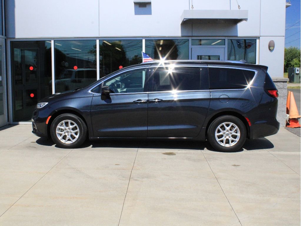 Certified 2021 Chrysler Pacifica Touring-L w/ Premium & Safety Sphere Group FWD image 5