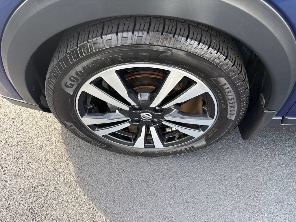 Used 2018 Nissan Kicks SV FWD image 36