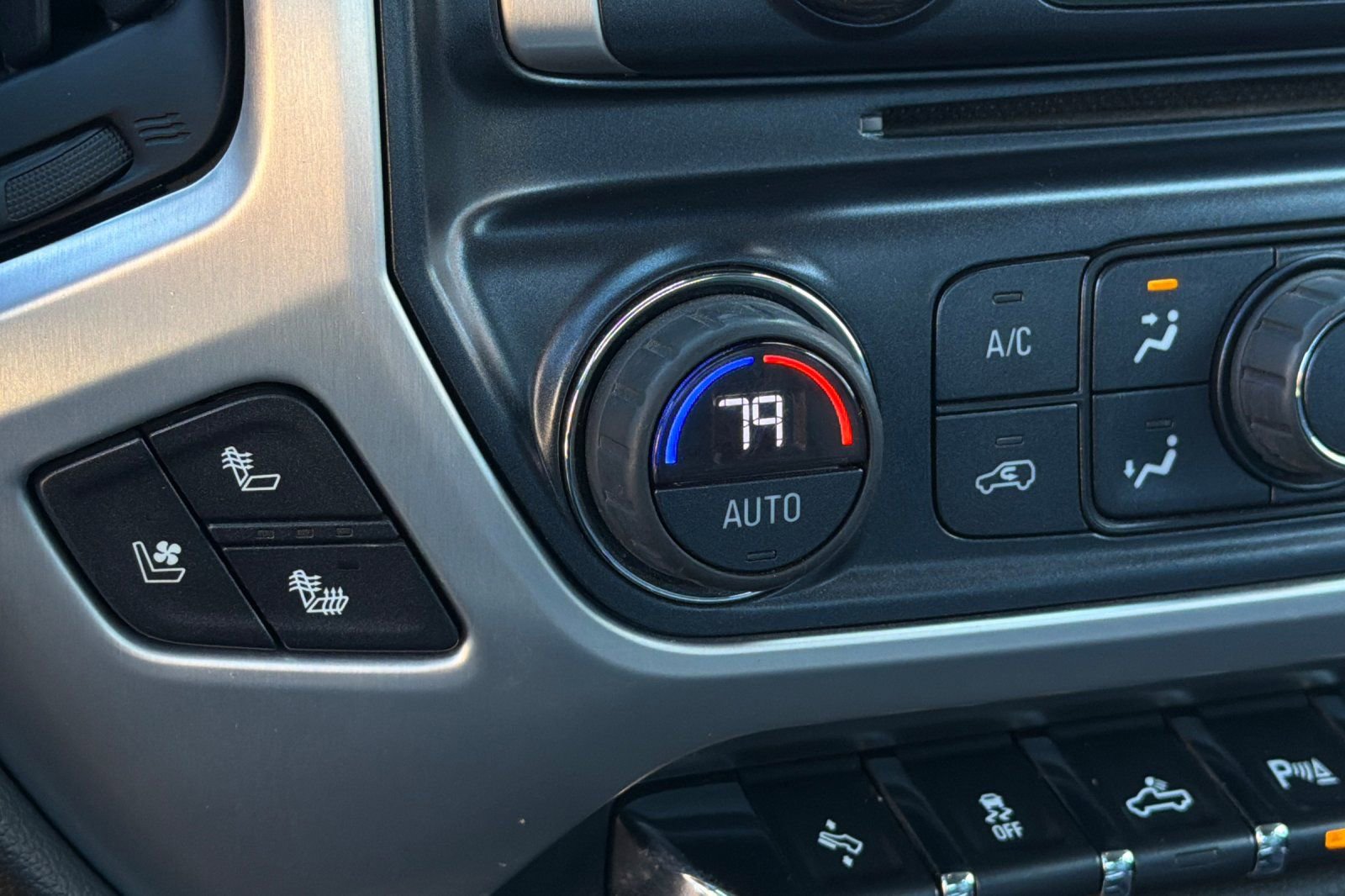 Used 2019 GMC Sierra 2500 SLT w/ Duramax Plus Package image 28