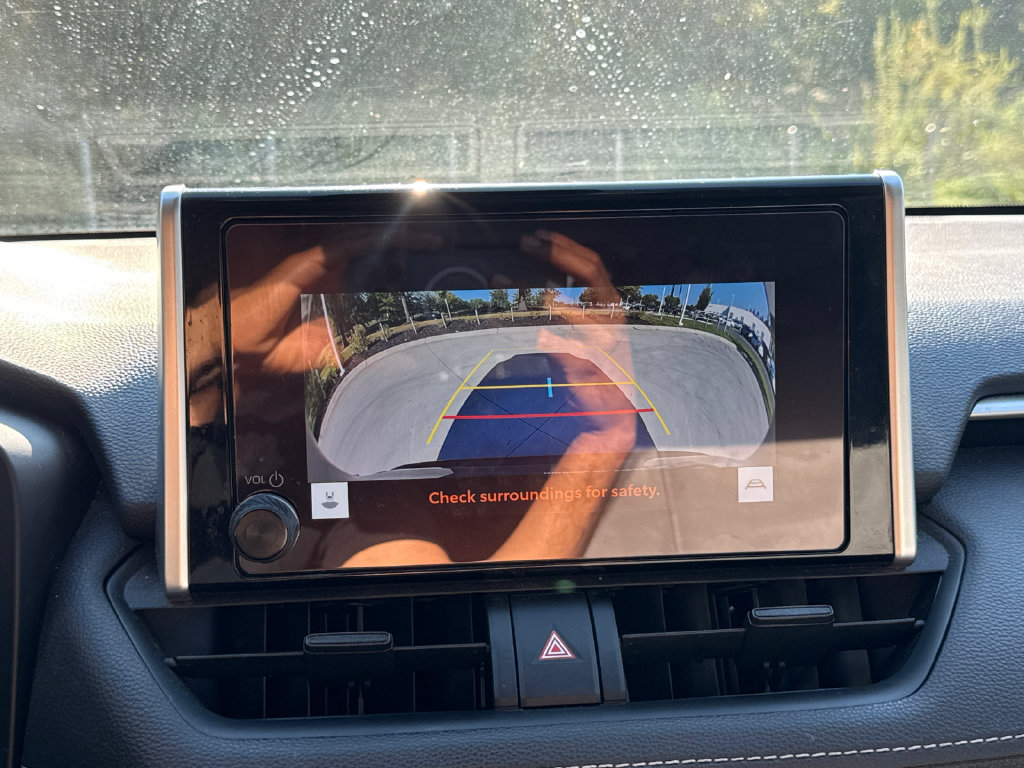Used 2024 Toyota RAV4 LE FWD image 27