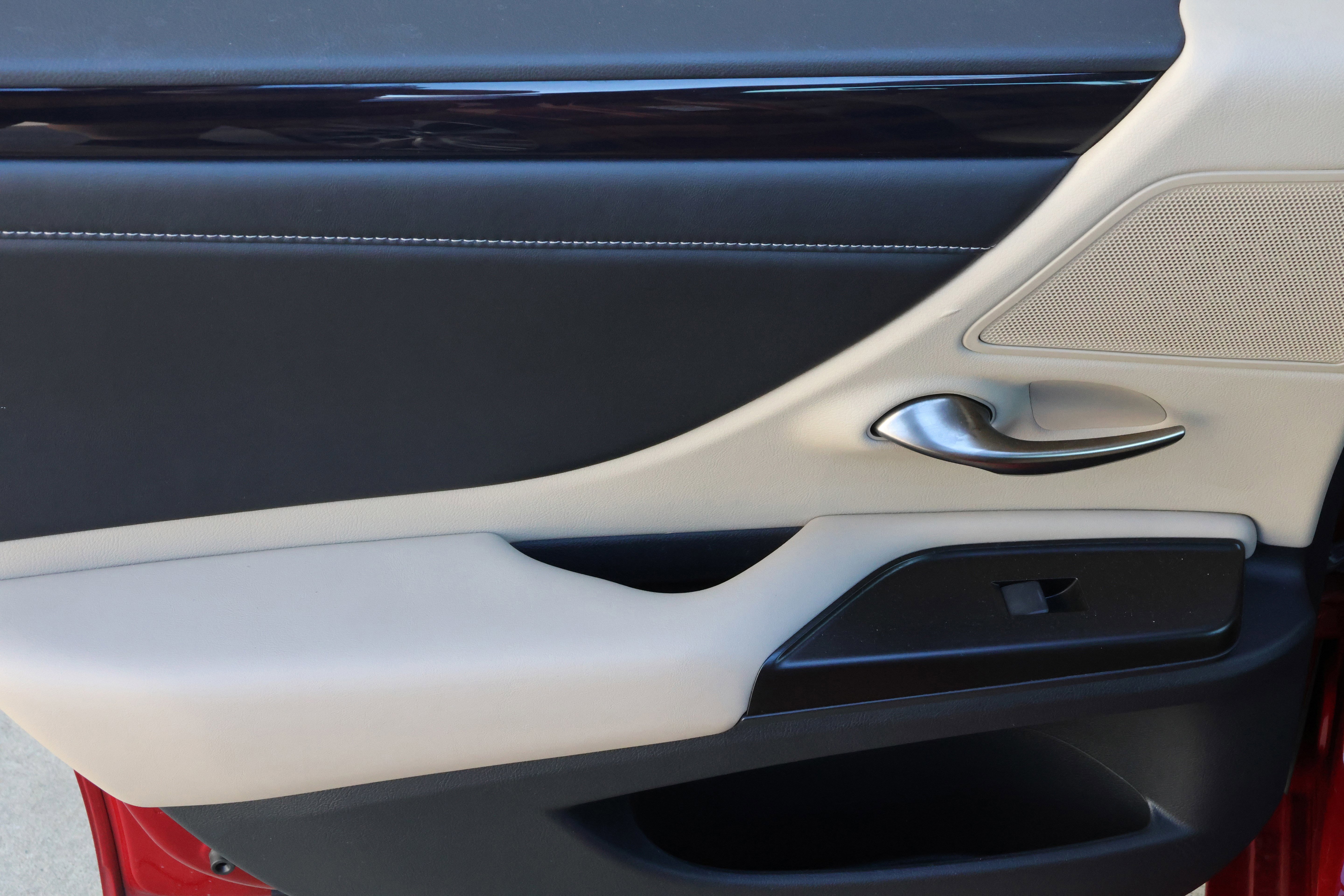 Used 2019 Lexus ES 350 w/ Premium Package image 32