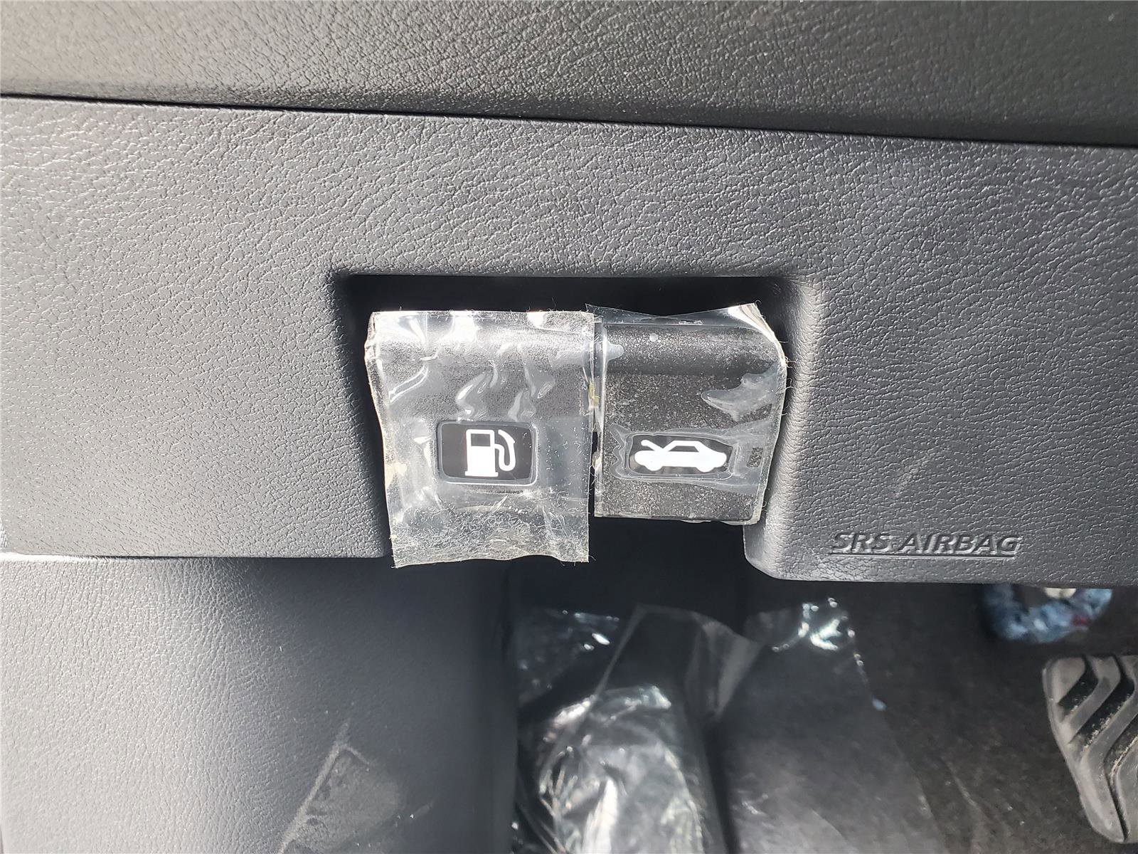 New 2025 Nissan Versa SV w/ Trunk Package FWD image 26