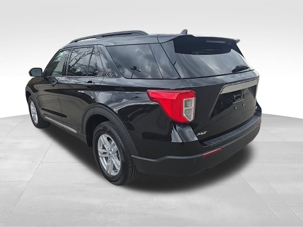 Used 2023 Ford Explorer XLT image 8