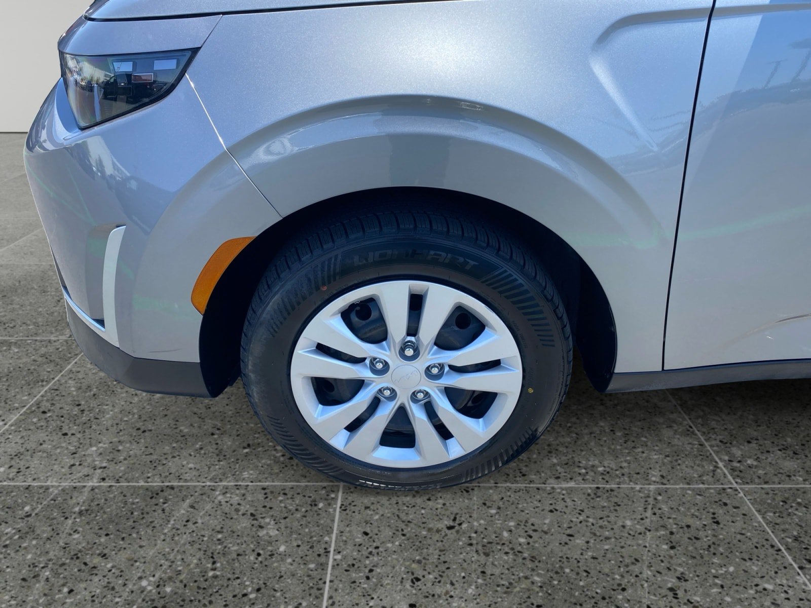 Used 2025 Kia Soul LX FWD image 14