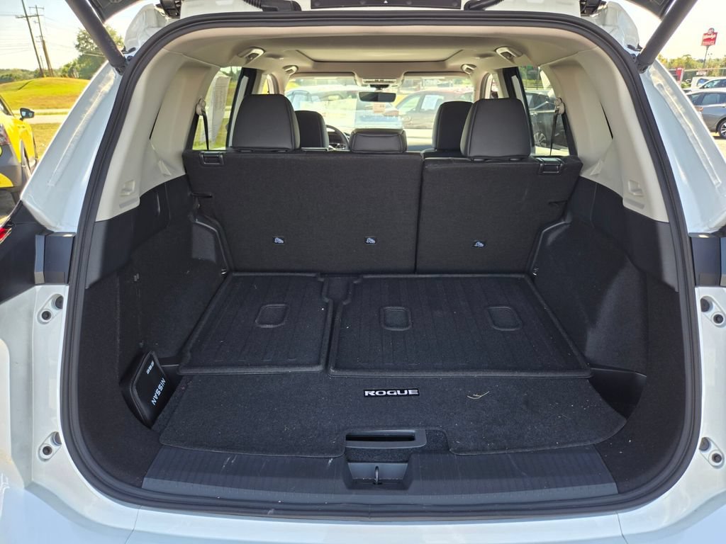 Certified 2026 Nissan Rogue Dark Armor AWD/4WD image 17