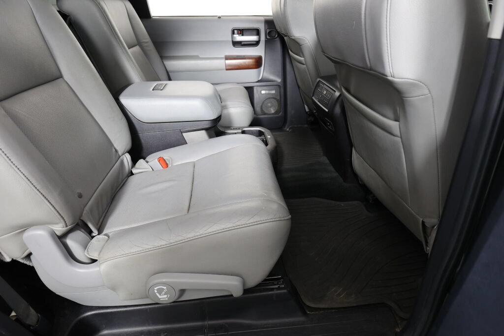 Used 2015 Toyota Sequoia Platinum AWD/4WD image 27