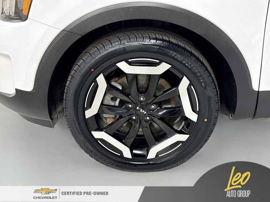 Used 2024 Kia Telluride EX w/ EX Captain's Chair Package image 36
