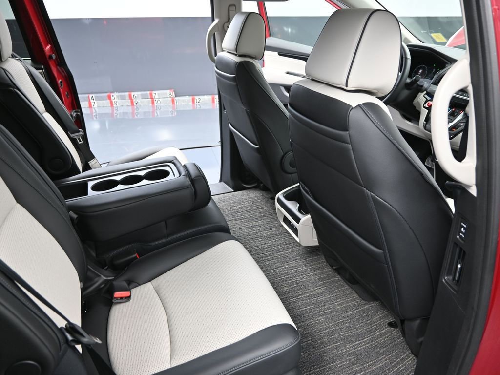 Used 2025 Honda Odyssey Elite image 48