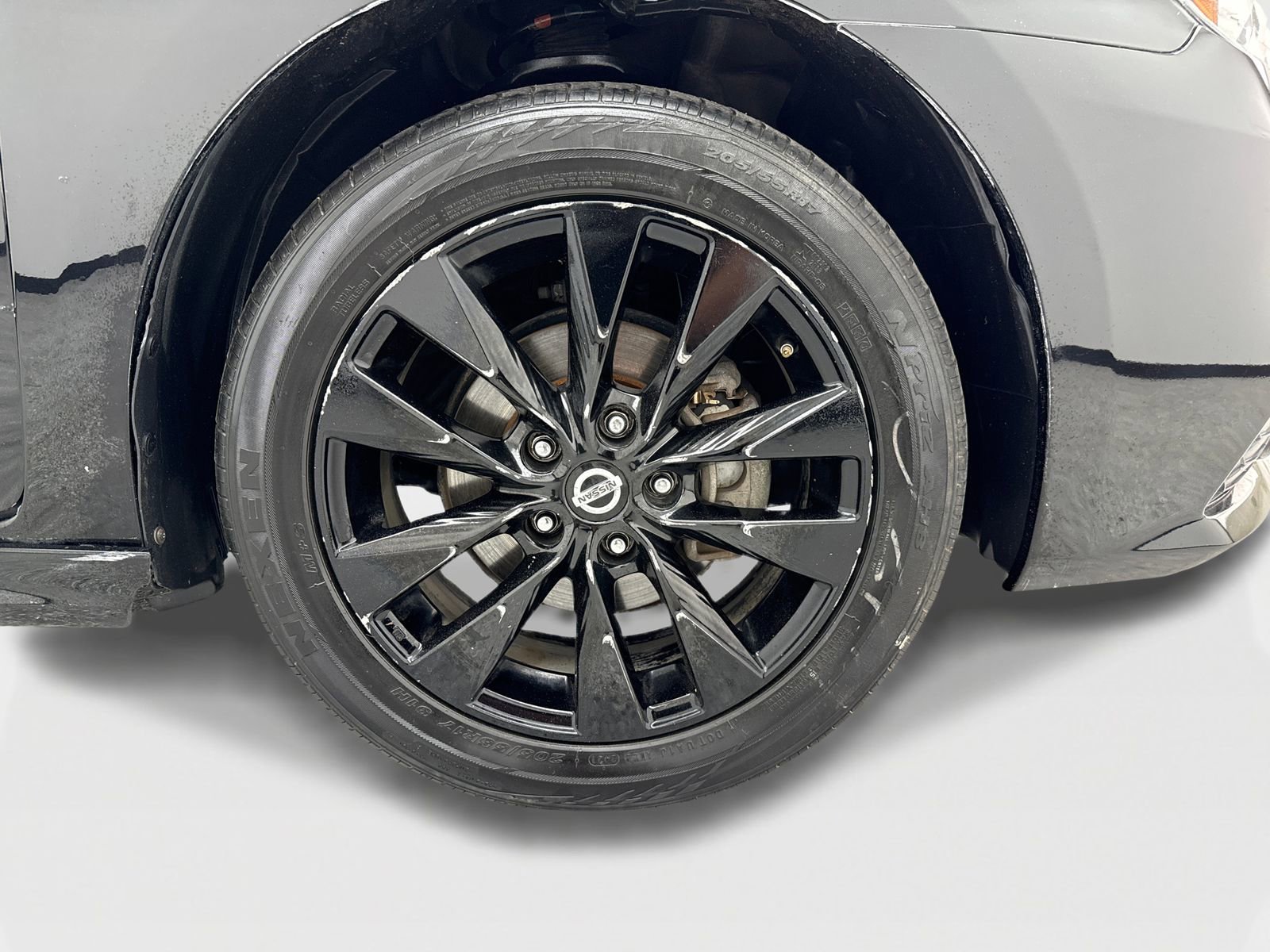 Used 2018 Nissan Sentra SR w/ SR Midnight Edition Package image 48