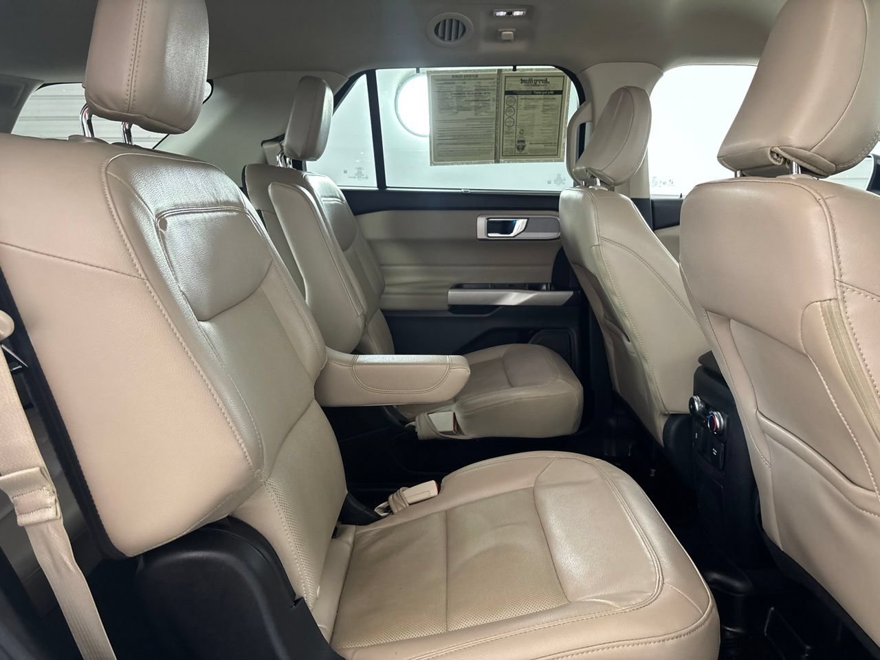 Used 2022 Ford Explorer Limited w/ Equipment Group 301A RWD image 25