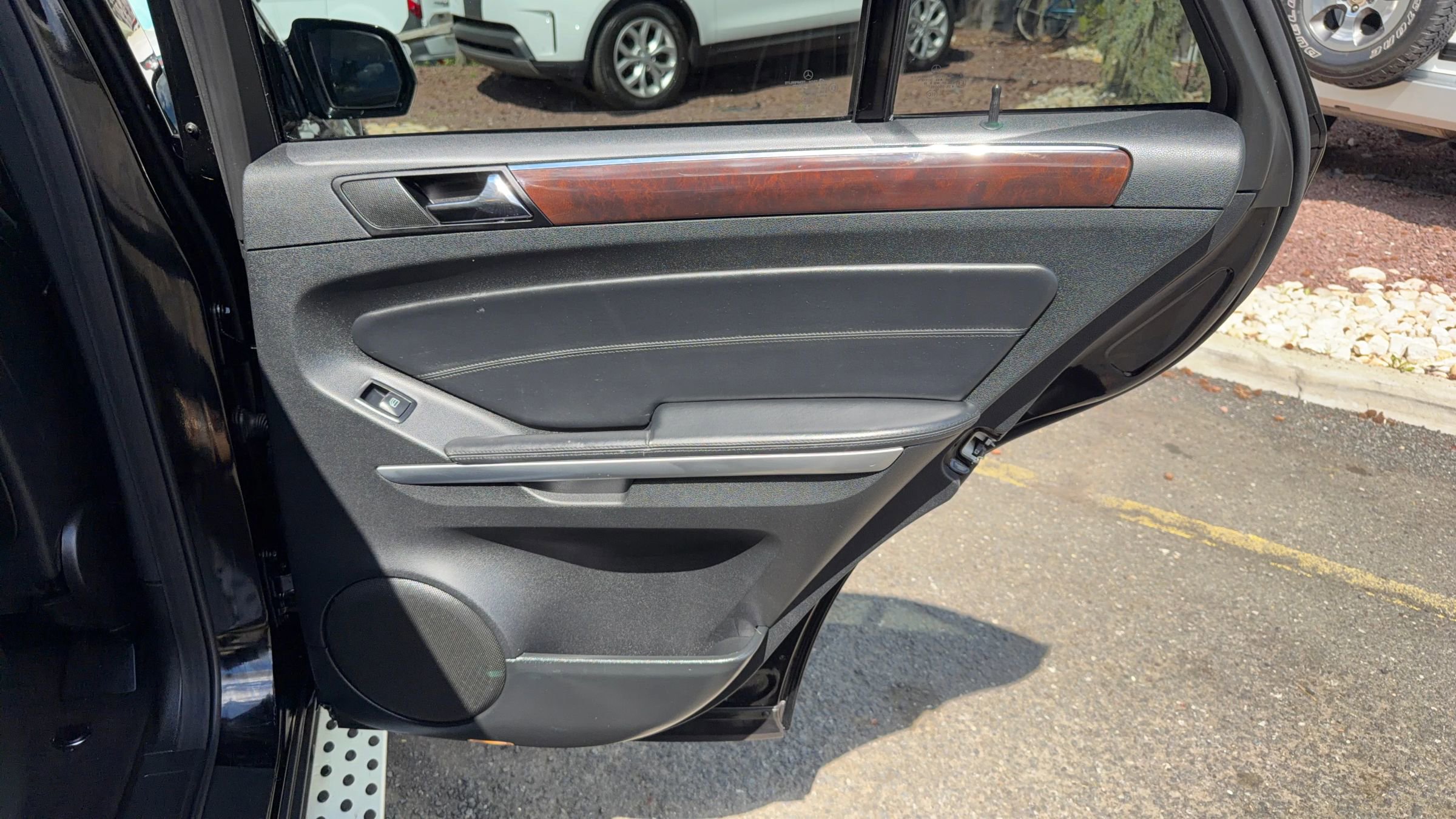 Used 2010 Mercedes-Benz ML 63 AMG 4MATIC image 15