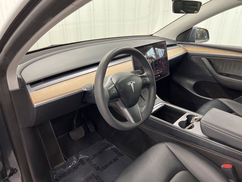 Used 2023 Tesla Model Y Long Range image 18